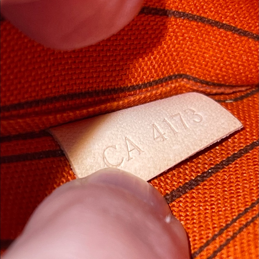 Louis Vuitton RARE Monogram Pouch Piment Interior - Picture 8 of 8